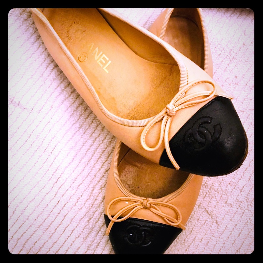 Chanel classic blk/tan flats, SIZE 36